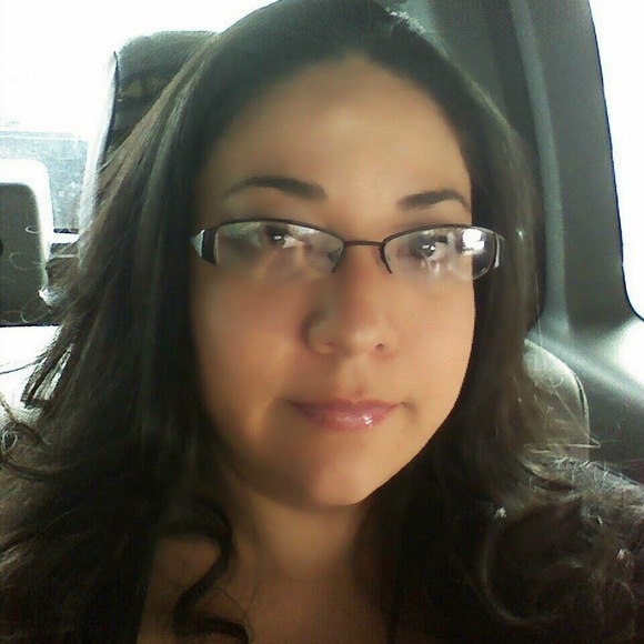 Meet your Posher, Yolanda - Picture 1 of 1